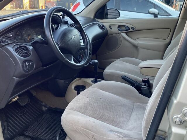 Бежевый Форд Фокус, объемом двигателя 2 л и пробегом 220 тыс. км за 2299 $, фото 5 на Automoto.ua