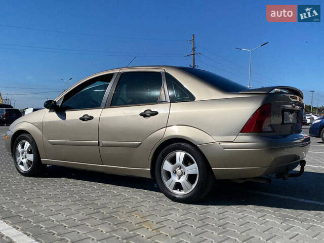 Бежевий Форд Фокус, об'ємом двигуна 2 л та пробігом 450 тис. км за 2700 $, фото 1 на Automoto.ua