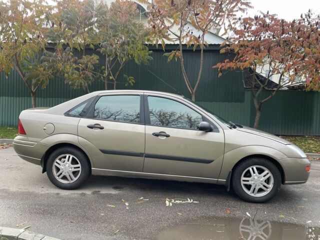 Бежевый Форд Фокус, объемом двигателя 2 л и пробегом 160 тыс. км за 2900 $, фото 3 на Automoto.ua