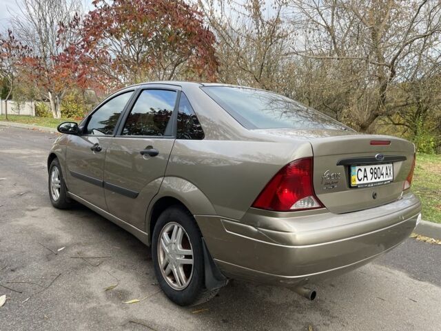 Бежевый Форд Фокус, объемом двигателя 2 л и пробегом 160 тыс. км за 2900 $, фото 5 на Automoto.ua