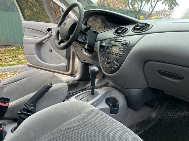 Бежевый Форд Фокус, объемом двигателя 2 л и пробегом 160 тыс. км за 2900 $, фото 7 на Automoto.ua