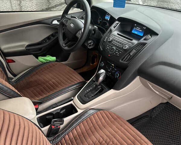 Бежевий Форд Фокус, об'ємом двигуна 2 л та пробігом 172 тис. км за 7900 $, фото 16 на Automoto.ua