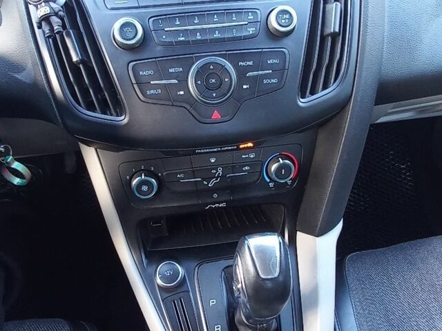 Бежевый Форд Фокус, объемом двигателя 2 л и пробегом 140 тыс. км за 7999 $, фото 1 на Automoto.ua