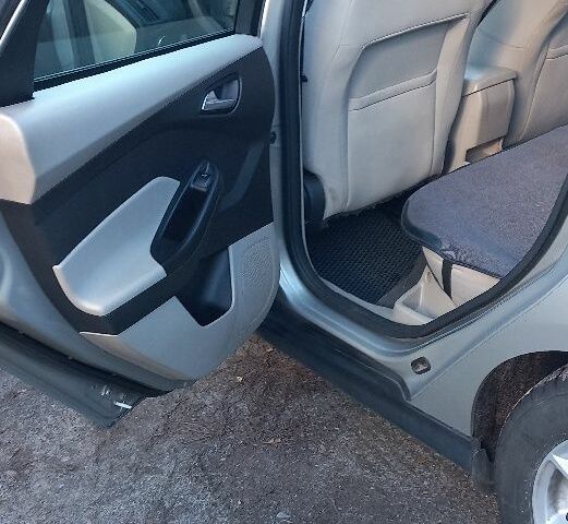 Бежевый Форд Фокус, объемом двигателя 2 л и пробегом 140 тыс. км за 7999 $, фото 4 на Automoto.ua