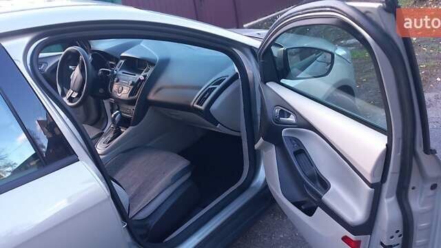 Бежевий Форд Фокус, об'ємом двигуна 2 л та пробігом 140 тис. км за 7999 $, фото 2 на Automoto.ua