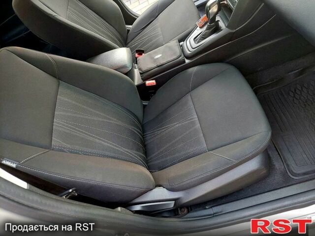 Бежевый Форд Фокус, объемом двигателя 2 л и пробегом 115 тыс. км за 8800 $, фото 4 на Automoto.ua