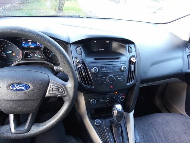 Бежевый Форд Фокус, объемом двигателя 2 л и пробегом 140 тыс. км за 7999 $, фото 2 на Automoto.ua