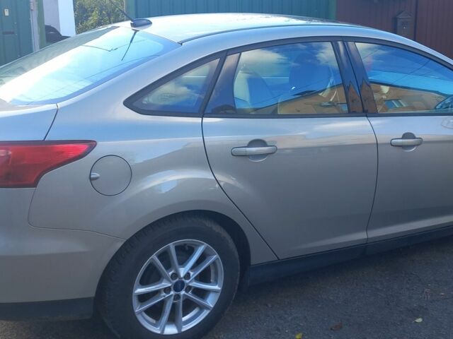 Бежевый Форд Фокус, объемом двигателя 2 л и пробегом 140 тыс. км за 7999 $, фото 5 на Automoto.ua