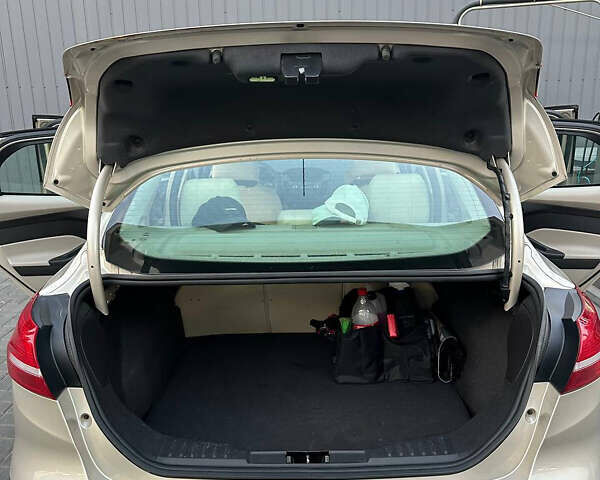 Бежевый Форд Фокус, объемом двигателя 2 л и пробегом 191 тыс. км за 7500 $, фото 10 на Automoto.ua