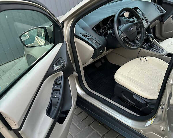 Бежевый Форд Фокус, объемом двигателя 2 л и пробегом 191 тыс. км за 7500 $, фото 9 на Automoto.ua