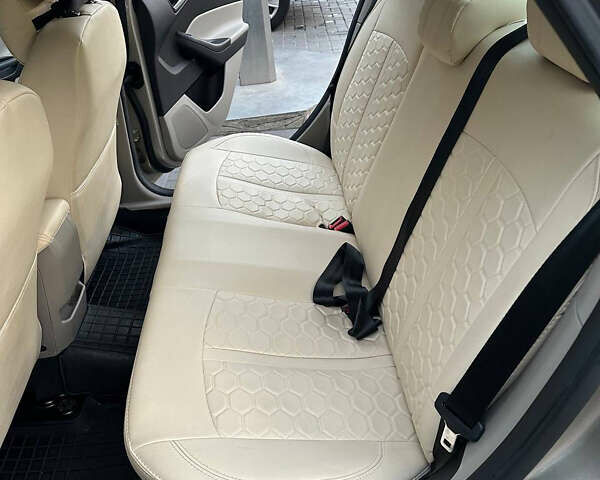 Бежевый Форд Фокус, объемом двигателя 2 л и пробегом 191 тыс. км за 7500 $, фото 13 на Automoto.ua