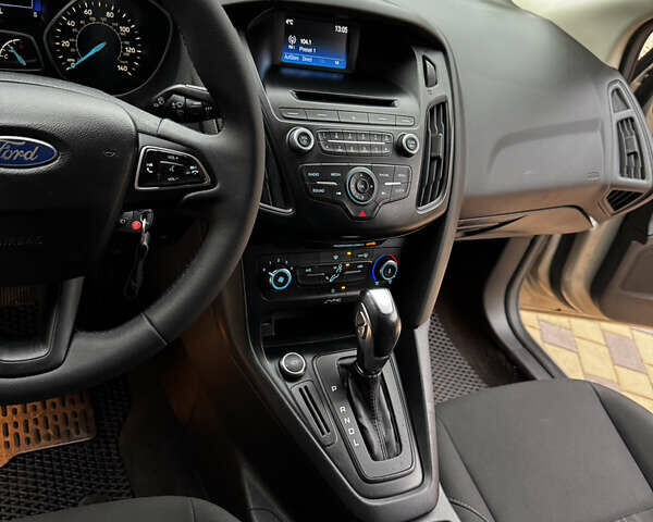 Бежевий Форд Фокус, об'ємом двигуна 2 л та пробігом 124 тис. км за 8400 $, фото 8 на Automoto.ua