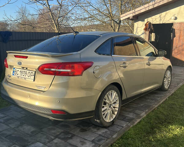 Бежевый Форд Фокус, объемом двигателя 2 л и пробегом 215 тыс. км за 11300 $, фото 1 на Automoto.ua