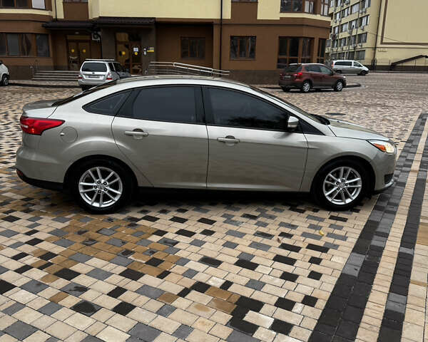 Бежевий Форд Фокус, об'ємом двигуна 2 л та пробігом 124 тис. км за 8400 $, фото 2 на Automoto.ua