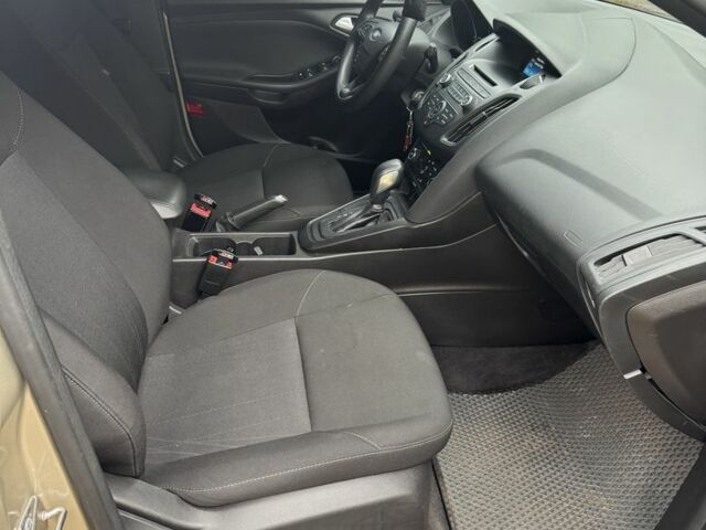 Бежевый Форд Фокус, объемом двигателя 2 л и пробегом 101 тыс. км за 9000 $, фото 3 на Automoto.ua