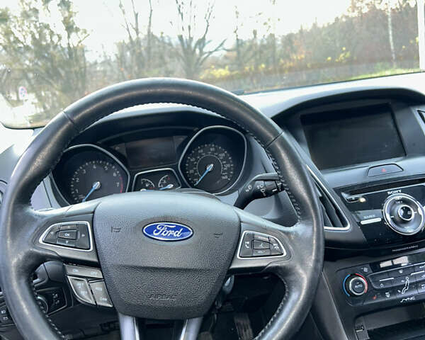 Бежевий Форд Фокус, об'ємом двигуна 2 л та пробігом 102 тис. км за 9400 $, фото 6 на Automoto.ua