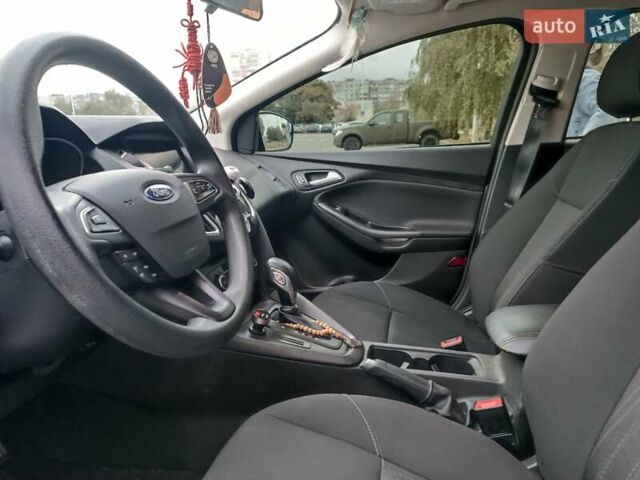 Бежевий Форд Фокус, об'ємом двигуна 2 л та пробігом 111 тис. км за 11000 $, фото 3 на Automoto.ua