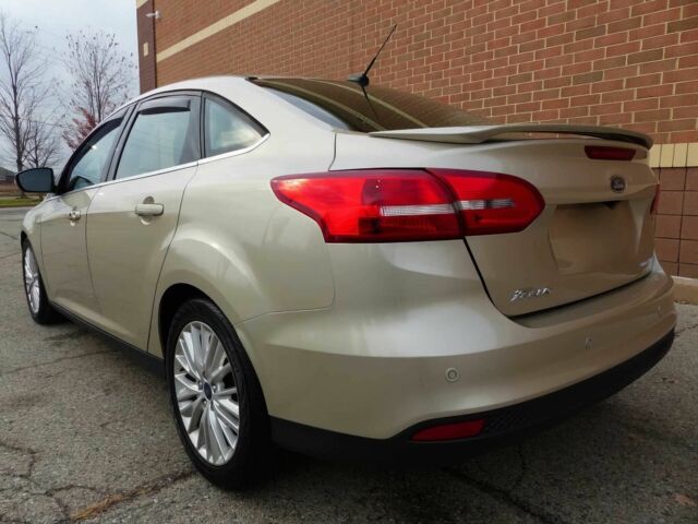 Бежевый Форд Фокус, объемом двигателя 2 л и пробегом 50 тыс. км за 7300 $, фото 3 на Automoto.ua