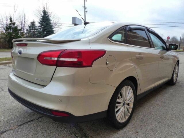 Бежевый Форд Фокус, объемом двигателя 2 л и пробегом 50 тыс. км за 7300 $, фото 5 на Automoto.ua