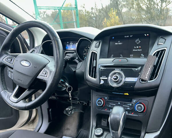 Бежевий Форд Фокус, об'ємом двигуна 2 л та пробігом 102 тис. км за 9400 $, фото 13 на Automoto.ua