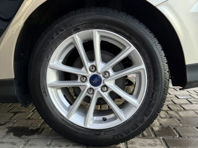 Бежевый Форд Фокус, объемом двигателя 2 л и пробегом 162 тыс. км за 8600 $, фото 16 на Automoto.ua