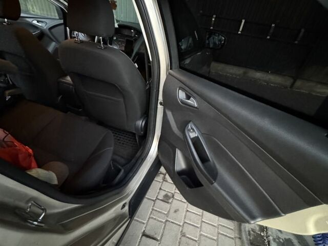 Бежевый Форд Фокус, объемом двигателя 2 л и пробегом 162 тыс. км за 8600 $, фото 21 на Automoto.ua