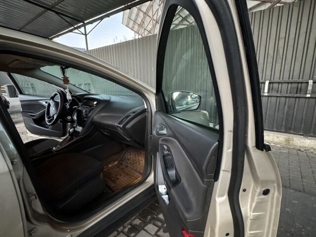 Бежевый Форд Фокус, объемом двигателя 2 л и пробегом 162 тыс. км за 8600 $, фото 20 на Automoto.ua