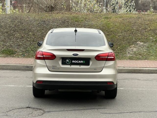 Бежевий Форд Фокус, об'ємом двигуна 2 л та пробігом 128 тис. км за 7800 $, фото 5 на Automoto.ua