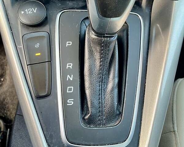 Бежевий Форд Фокус, об'ємом двигуна 2 л та пробігом 264 тис. км за 6750 $, фото 40 на Automoto.ua