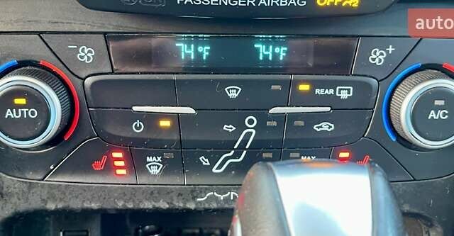 Бежевий Форд Фокус, об'ємом двигуна 2 л та пробігом 264 тис. км за 6750 $, фото 38 на Automoto.ua