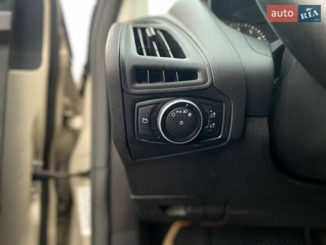 Бежевий Форд Фокус, об'ємом двигуна 2 л та пробігом 180 тис. км за 8990 $, фото 27 на Automoto.ua