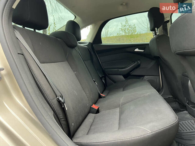 Бежевый Форд Фокус, объемом двигателя 2 л и пробегом 128 тыс. км за 7800 $, фото 50 на Automoto.ua