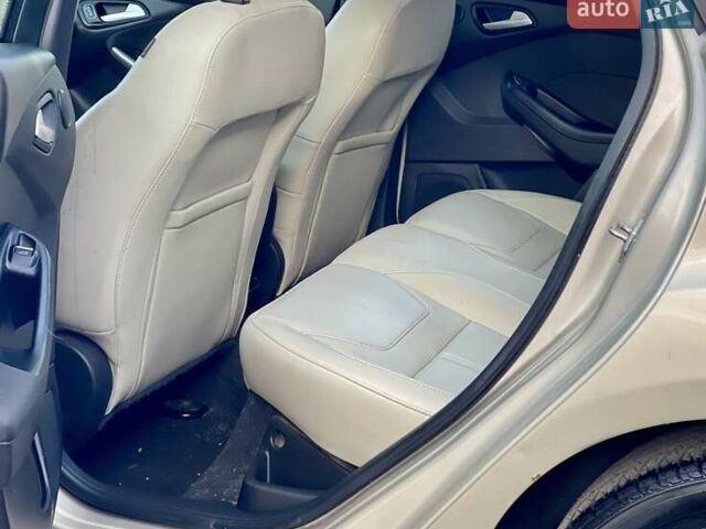 Бежевий Форд Фокус, об'ємом двигуна 2 л та пробігом 264 тис. км за 6750 $, фото 29 на Automoto.ua