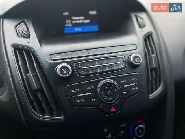 Бежевий Форд Фокус, об'ємом двигуна 2 л та пробігом 180 тис. км за 8990 $, фото 35 на Automoto.ua