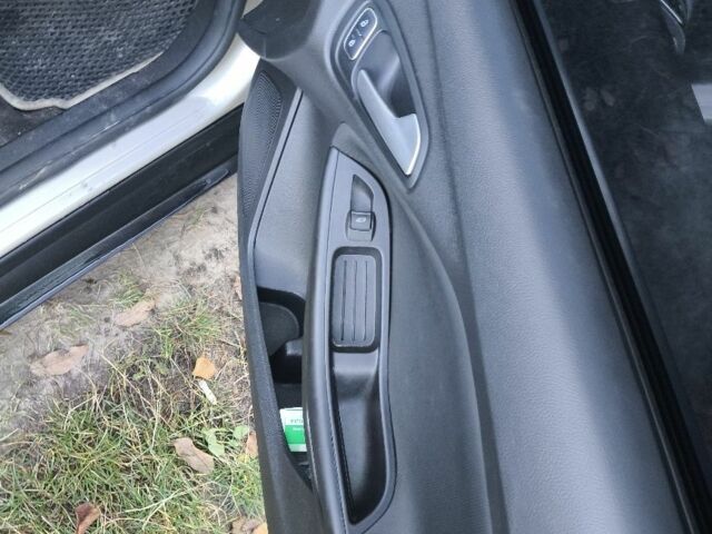 Бежевий Форд Фокус, об'ємом двигуна 2 л та пробігом 180 тис. км за 8500 $, фото 13 на Automoto.ua