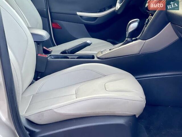 Бежевий Форд Фокус, об'ємом двигуна 2 л та пробігом 264 тис. км за 6750 $, фото 24 на Automoto.ua