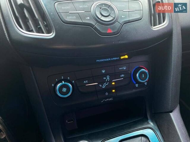 Бежевий Форд Фокус, об'ємом двигуна 2 л та пробігом 180 тис. км за 8990 $, фото 36 на Automoto.ua