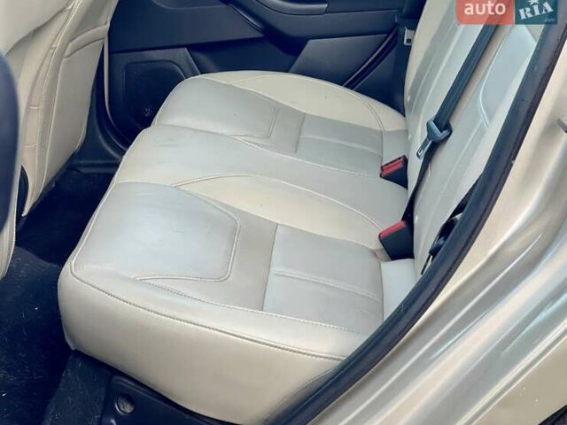 Бежевий Форд Фокус, об'ємом двигуна 2 л та пробігом 264 тис. км за 6750 $, фото 30 на Automoto.ua
