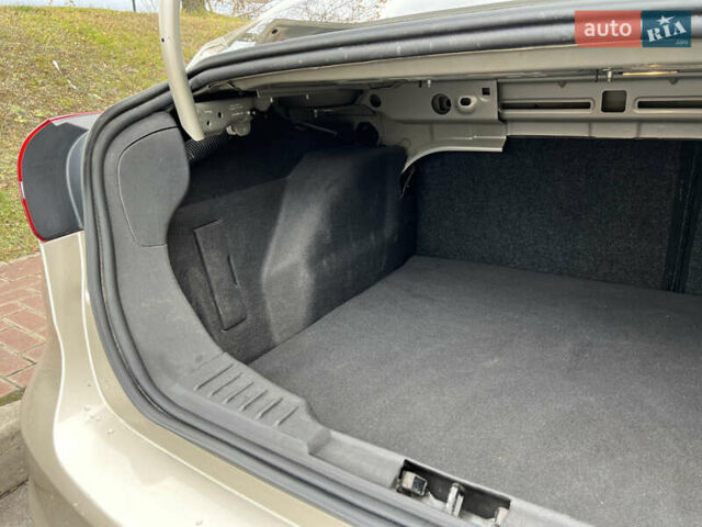 Бежевый Форд Фокус, объемом двигателя 2 л и пробегом 128 тыс. км за 7800 $, фото 45 на Automoto.ua