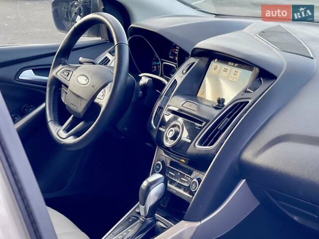 Бежевий Форд Фокус, об'ємом двигуна 2 л та пробігом 264 тис. км за 6750 $, фото 25 на Automoto.ua