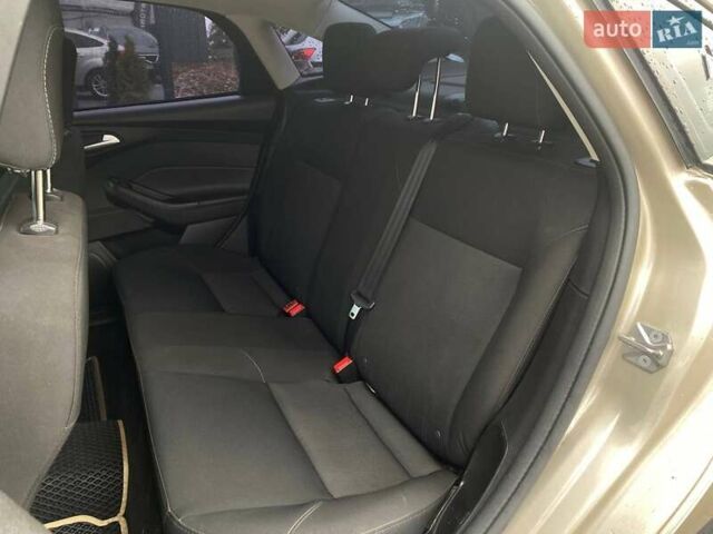 Бежевий Форд Фокус, об'ємом двигуна 2 л та пробігом 180 тис. км за 8990 $, фото 24 на Automoto.ua