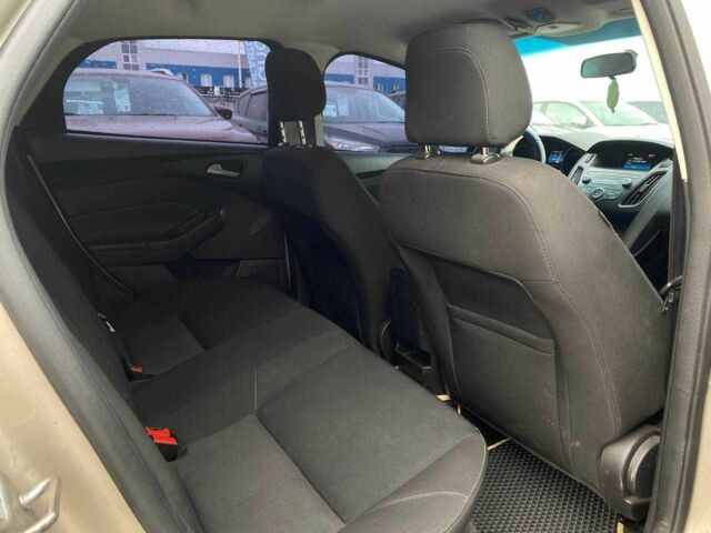 Бежевий Форд Фокус, об'ємом двигуна 2 л та пробігом 180 тис. км за 8990 $, фото 11 на Automoto.ua