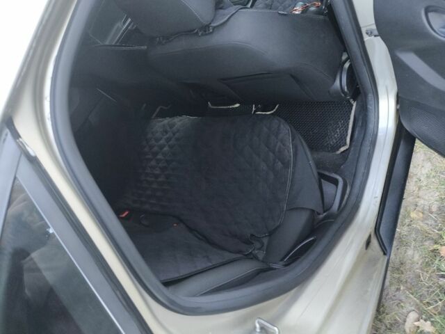 Бежевий Форд Фокус, об'ємом двигуна 2 л та пробігом 180 тис. км за 8500 $, фото 4 на Automoto.ua