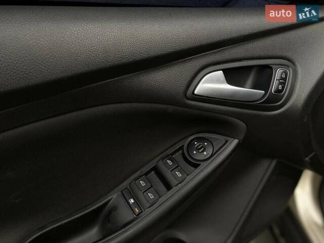 Бежевий Форд Фокус, об'ємом двигуна 2 л та пробігом 180 тис. км за 8990 $, фото 15 на Automoto.ua