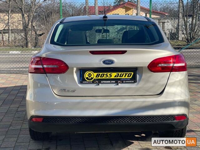 Бежевый Форд Фокус, объемом двигателя 2 л и пробегом 212 тыс. км за 9200 $, фото 4 на Automoto.ua