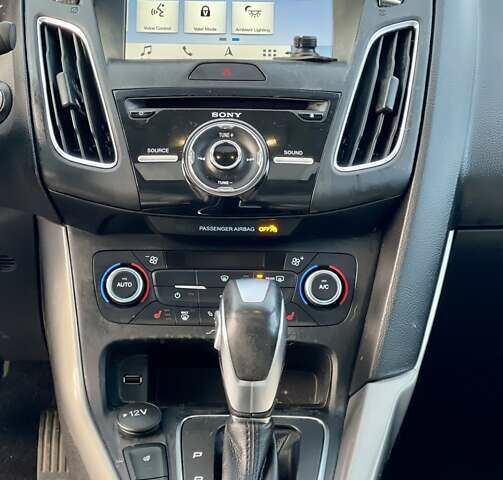 Бежевий Форд Фокус, об'ємом двигуна 2 л та пробігом 264 тис. км за 6750 $, фото 36 на Automoto.ua