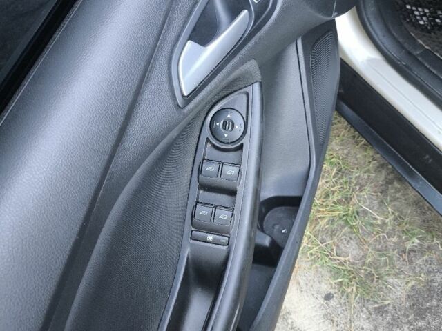 Бежевий Форд Фокус, об'ємом двигуна 2 л та пробігом 180 тис. км за 8500 $, фото 1 на Automoto.ua