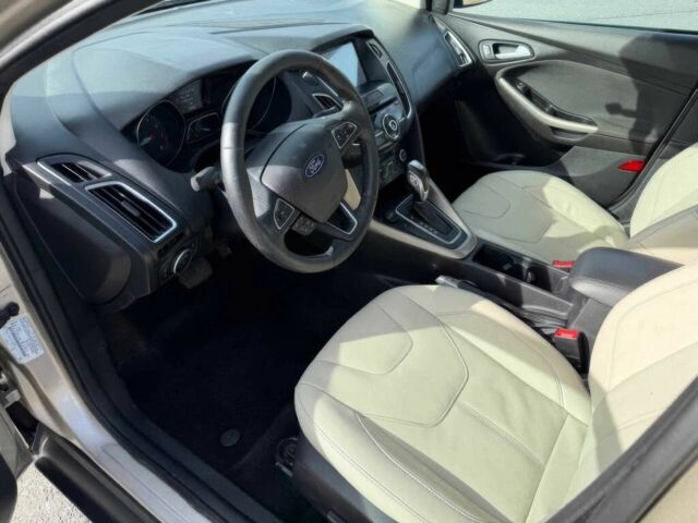 Бежевий Форд Фокус, об'ємом двигуна 2 л та пробігом 43 тис. км за 1700 $, фото 8 на Automoto.ua