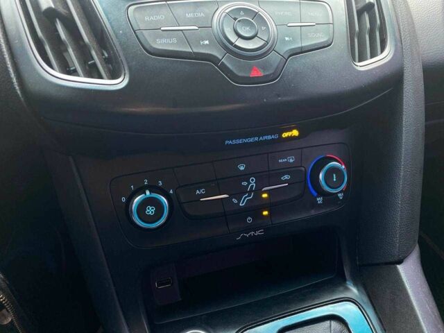 Бежевий Форд Фокус, об'ємом двигуна 2 л та пробігом 180 тис. км за 8990 $, фото 20 на Automoto.ua