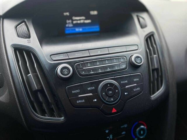 Бежевий Форд Фокус, об'ємом двигуна 2 л та пробігом 180 тис. км за 8990 $, фото 19 на Automoto.ua